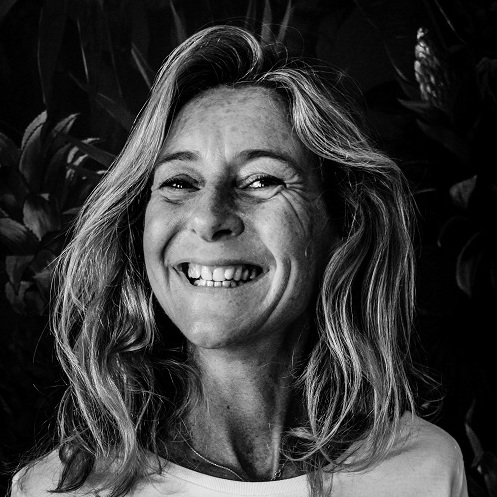 Valerie professeur de pilates en ligne sur June Chez vous