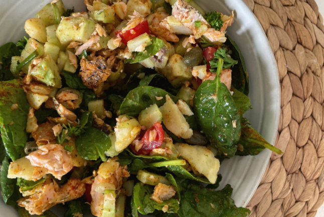 Illustration de Salade fraîcheur saumon